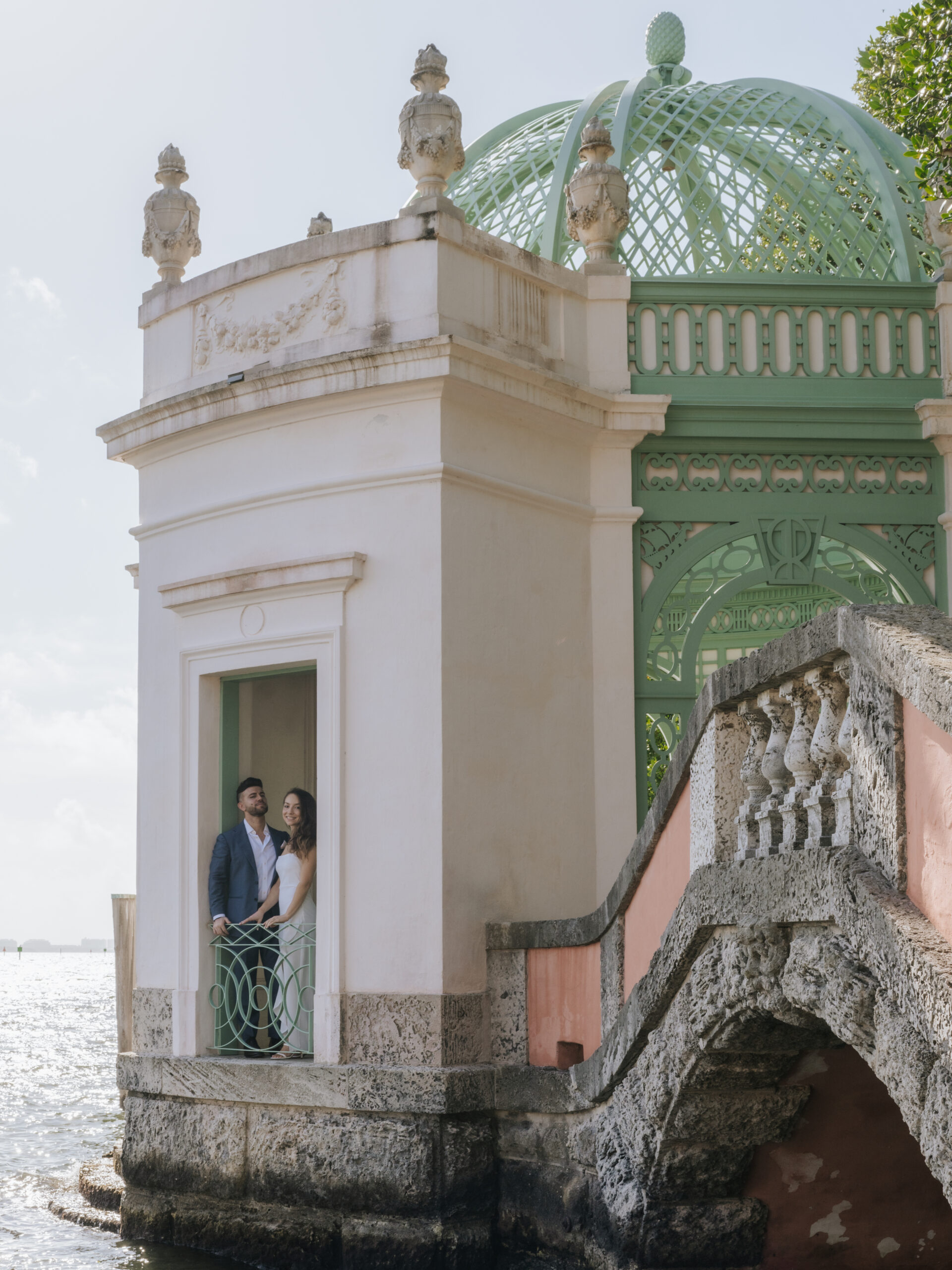 Image of a couple at Vizcaya